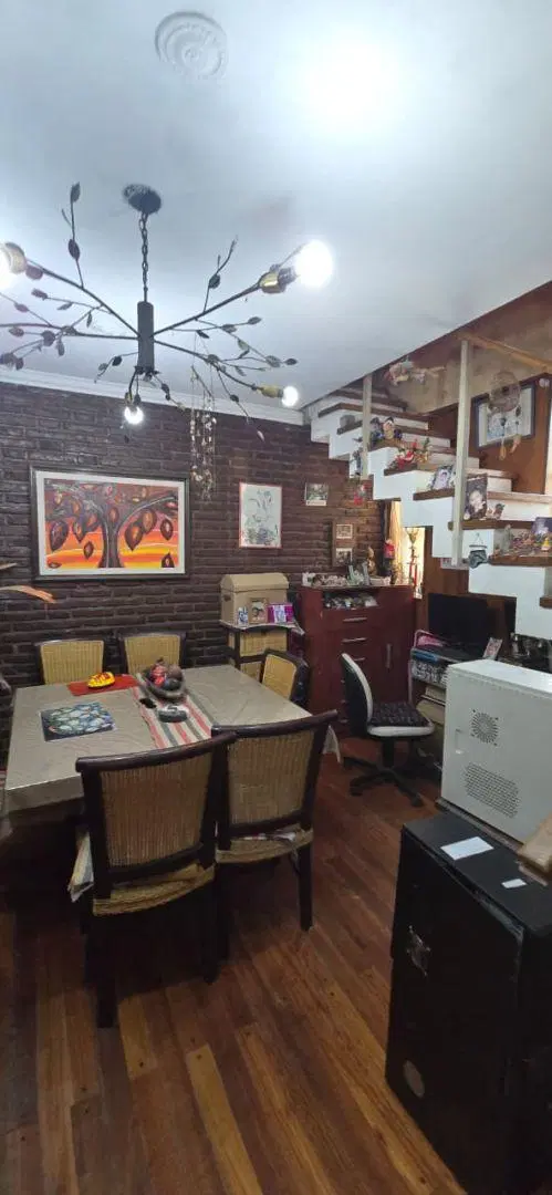 Venta de Casa 4 AMBIENTES a Reciclar con Pileta, La Plata 8