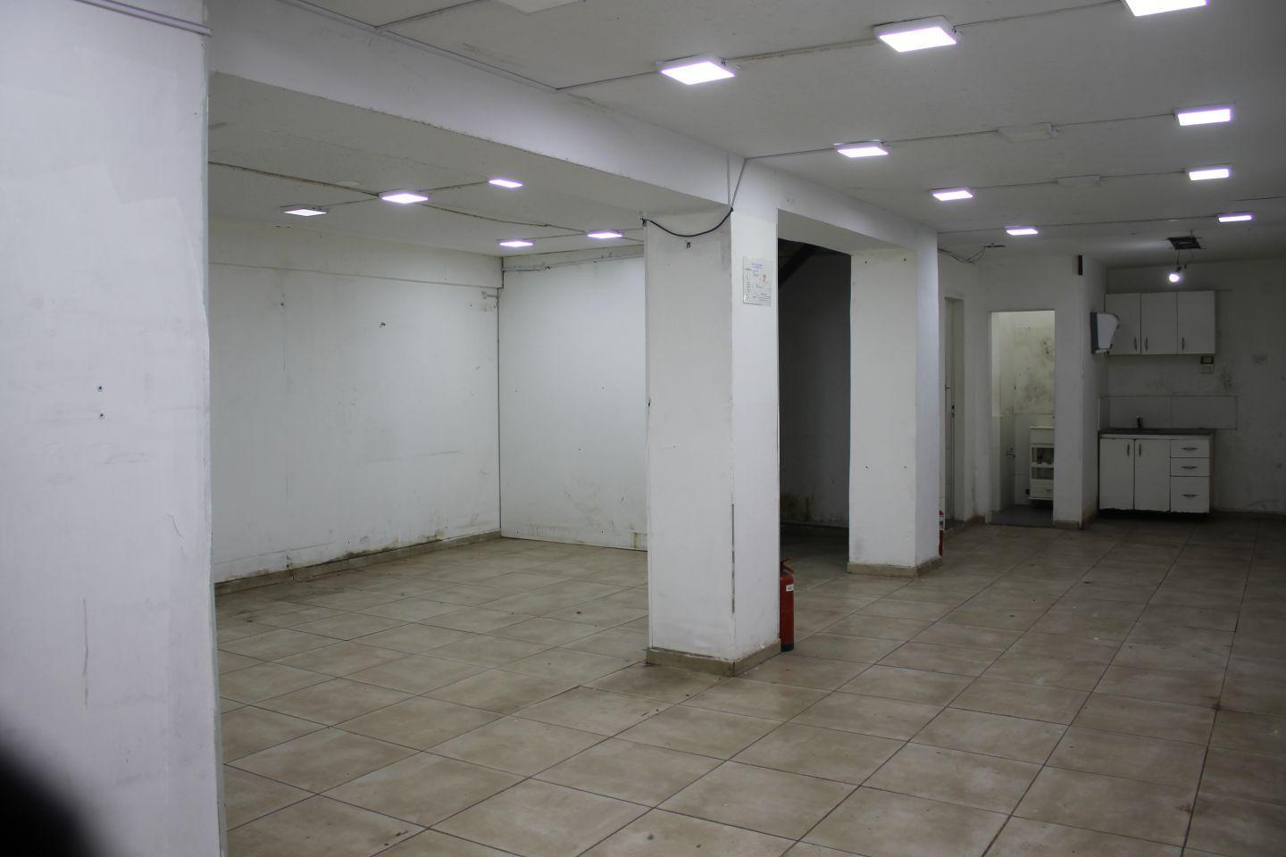 Foto de Excelente Local ALQUILER - Córdoba y Paraná - RECOLETA, imagen 5