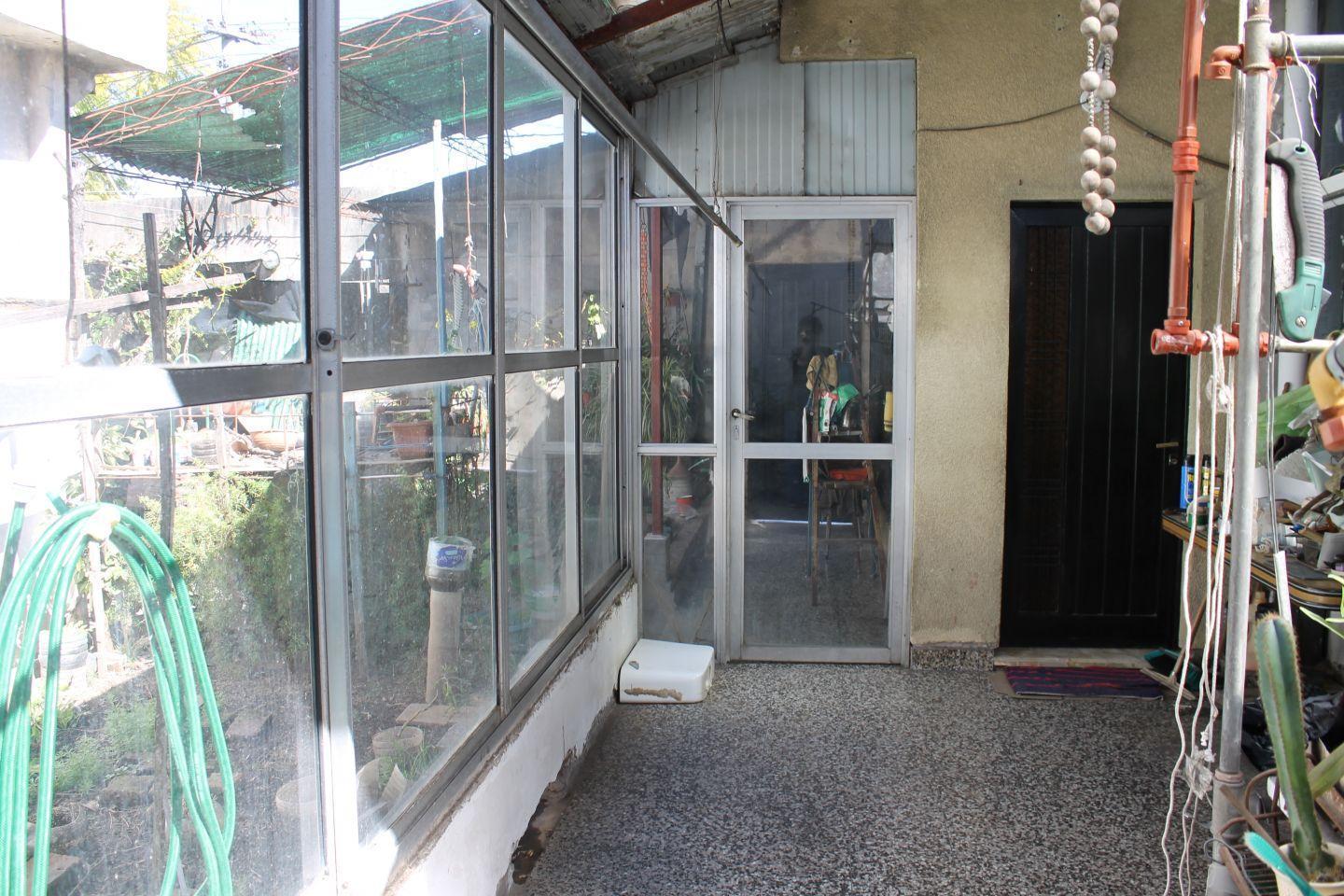 Foto de Casa Venta 3 ambientes con Local, Patio, Deposito y Terraza- Ituzaingó, imagen 2