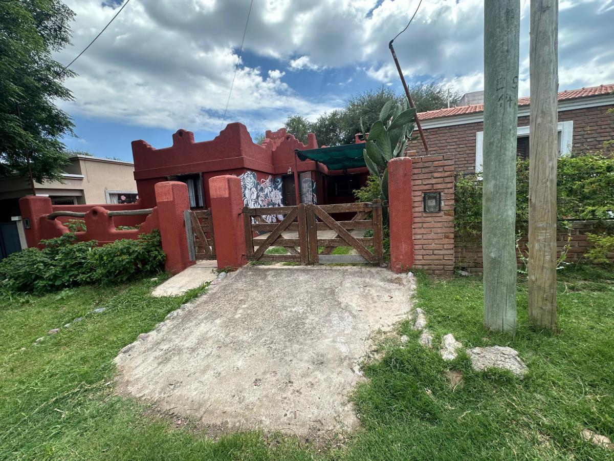 Güemes 349 - Dos Casas Contiguas en Barrio San Martín 2