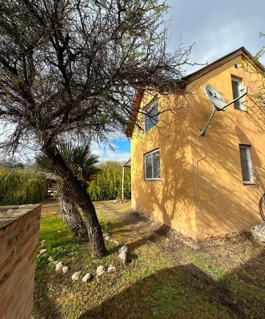 2 cabañas con casa extra sobre 940m2 1
