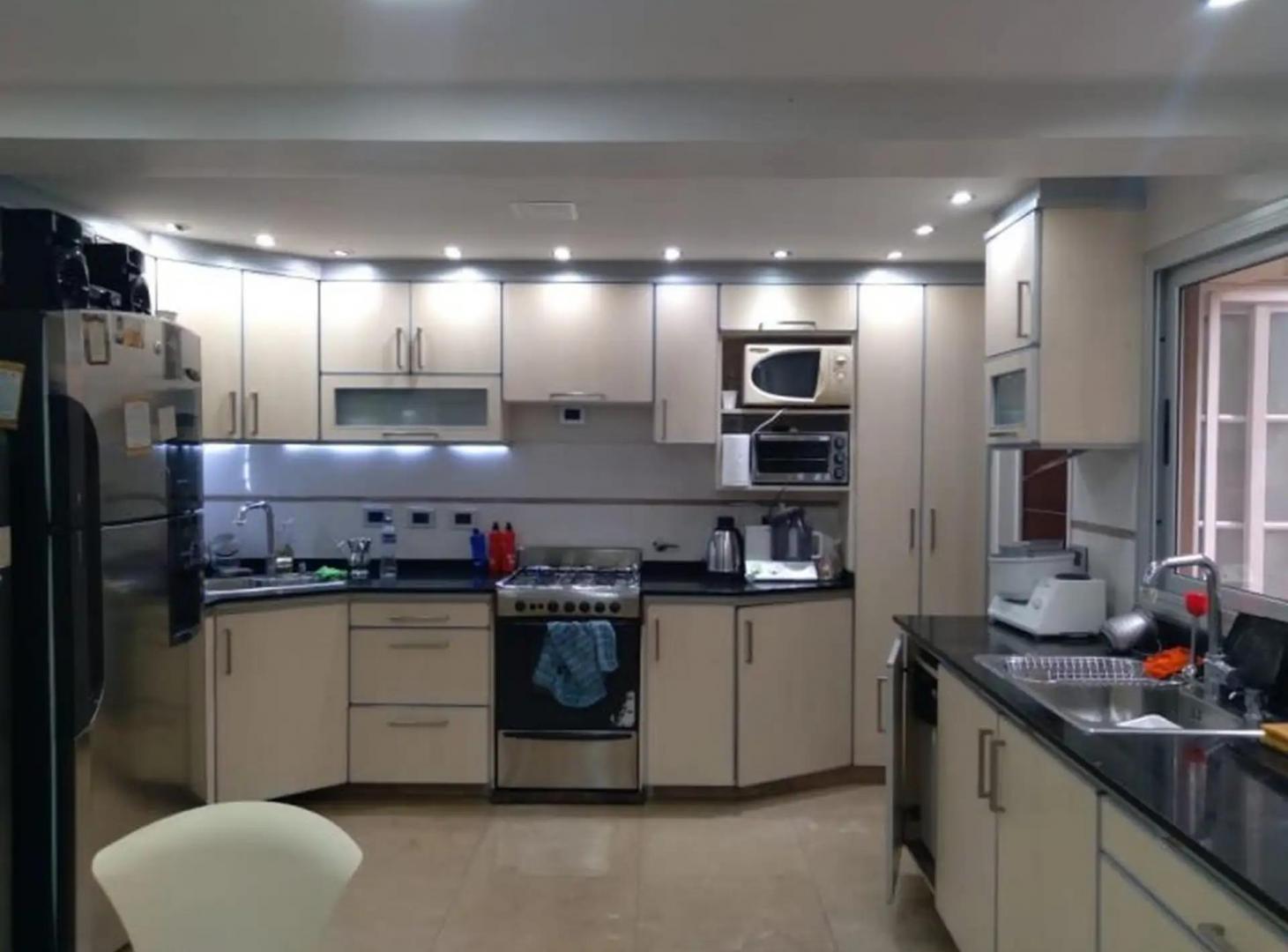Foto de excelente Departamento con 4 habitaciones en venta en Flores Norte, imagen 2