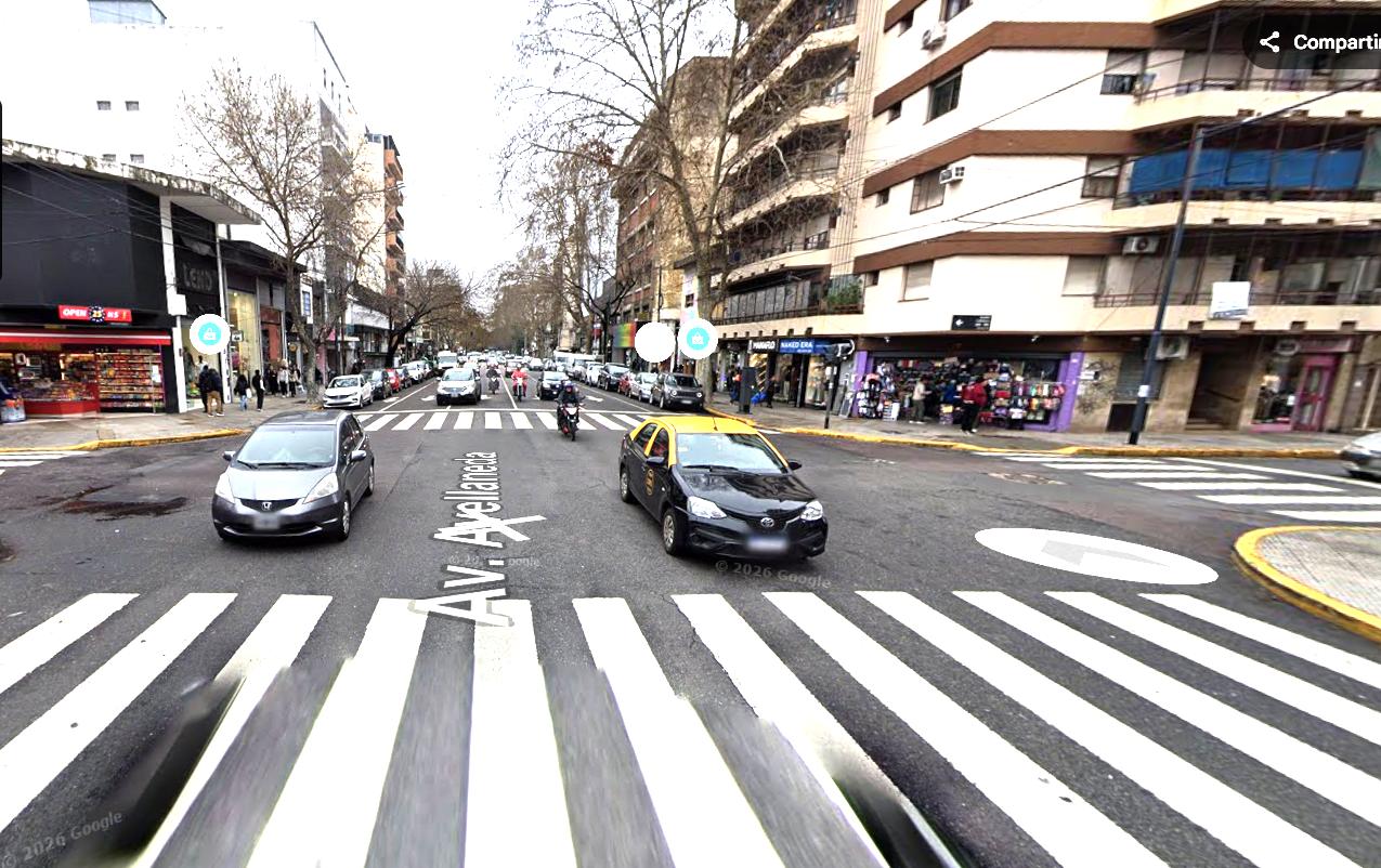 Oportunidad local en pozo VENTA Centro comercial flores avellaneda 3500 FRENTE 4.5M