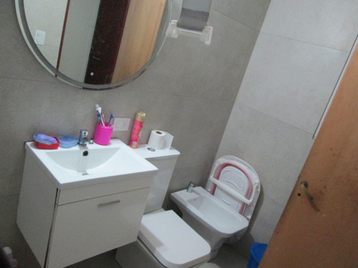 Foto de Departamento de 60 m² con 2 dormitorios en alquiler en Flores Norte, imagen 1