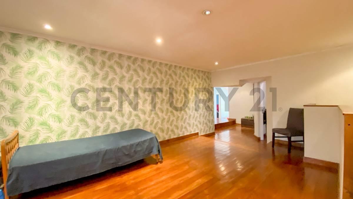 Venta Casa 7 Ambientes Chauvin 5