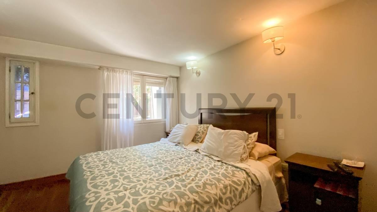 Venta Casa 7 Ambientes Chauvin 4