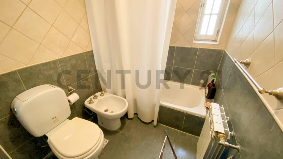 Venta Casa 7 Ambientes Chauvin 3