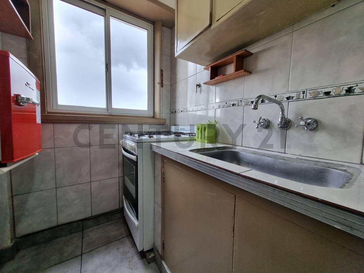 Venta Departamento 2 Ambientes Balcon Miramar Centro 2
