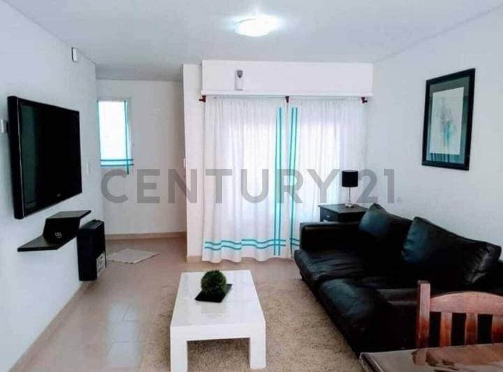 Venta Casa Tipo Tríplex  3 Ambientes  Miramar 3