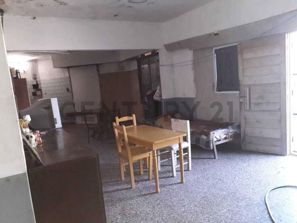 Foto de Venta Casa 3 Ambientes a Refaccionar, imagen 2