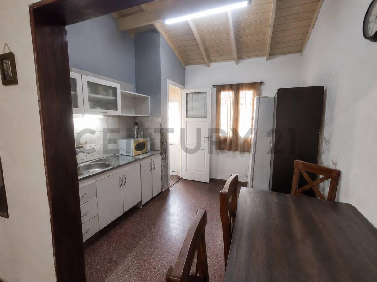 Foto de VENTA CASA 3 AMB MÁS DEPARTAMENTO 2 AMB NECOCHEA, imagen 2