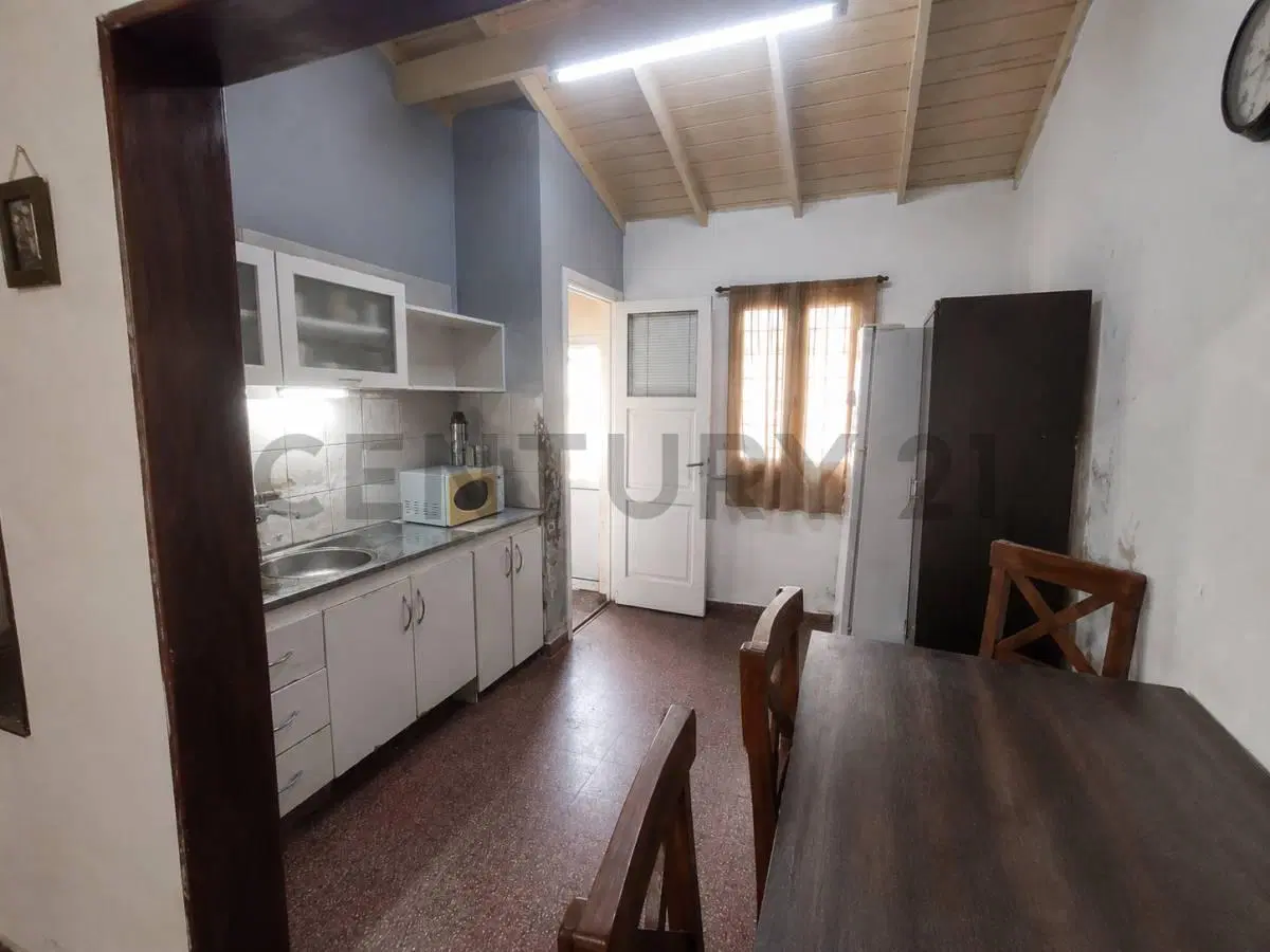 VENTA CASA 3 AMB MÁS DEPARTAMENTO 2 AMB NECOCHEA 2