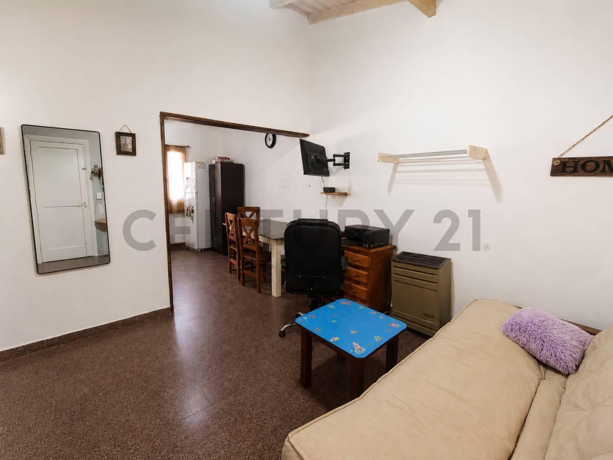 Foto de VENTA CASA 3 AMB MÁS DEPARTAMENTO 2 AMB NECOCHEA, imagen 1