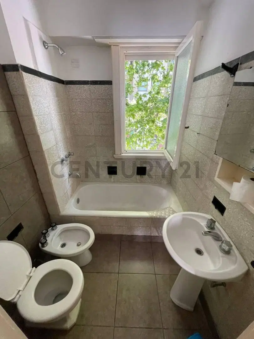 ALQUILER DEPARTAMENTO 2 AMBIENTES CENTRO 4