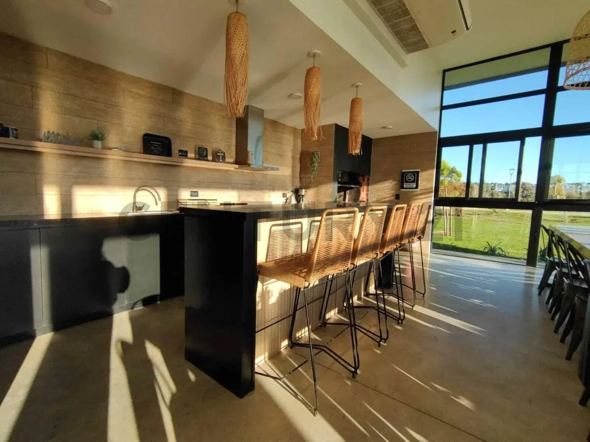 VENTA LOTE  881 M2 EN BARRIO PRIVADO LA CERCANIA 2