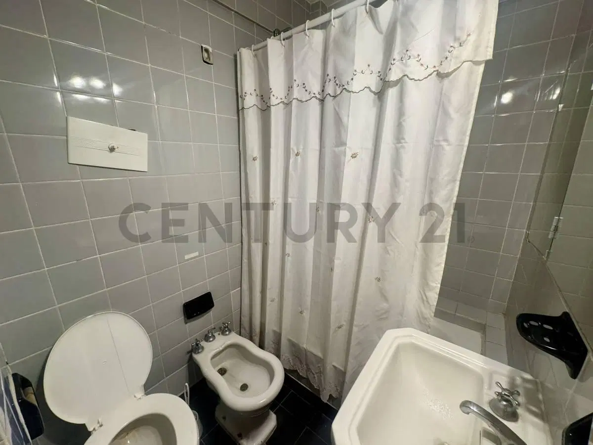 VENTA DEPARTAMENTO 3 AMBIENTES DEPENDENCIA Y COCHERA MIRAMAR 8
