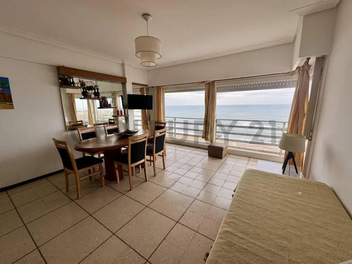 VENTA DEPARTAMENTO 3 AMBIENTES DEPENDENCIA Y COCHERA MIRAMAR 2