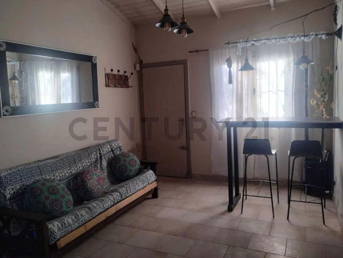 Alquiler Casa 3 ambientes amoblada con cochera Barrio Malvinas Argentinas 2