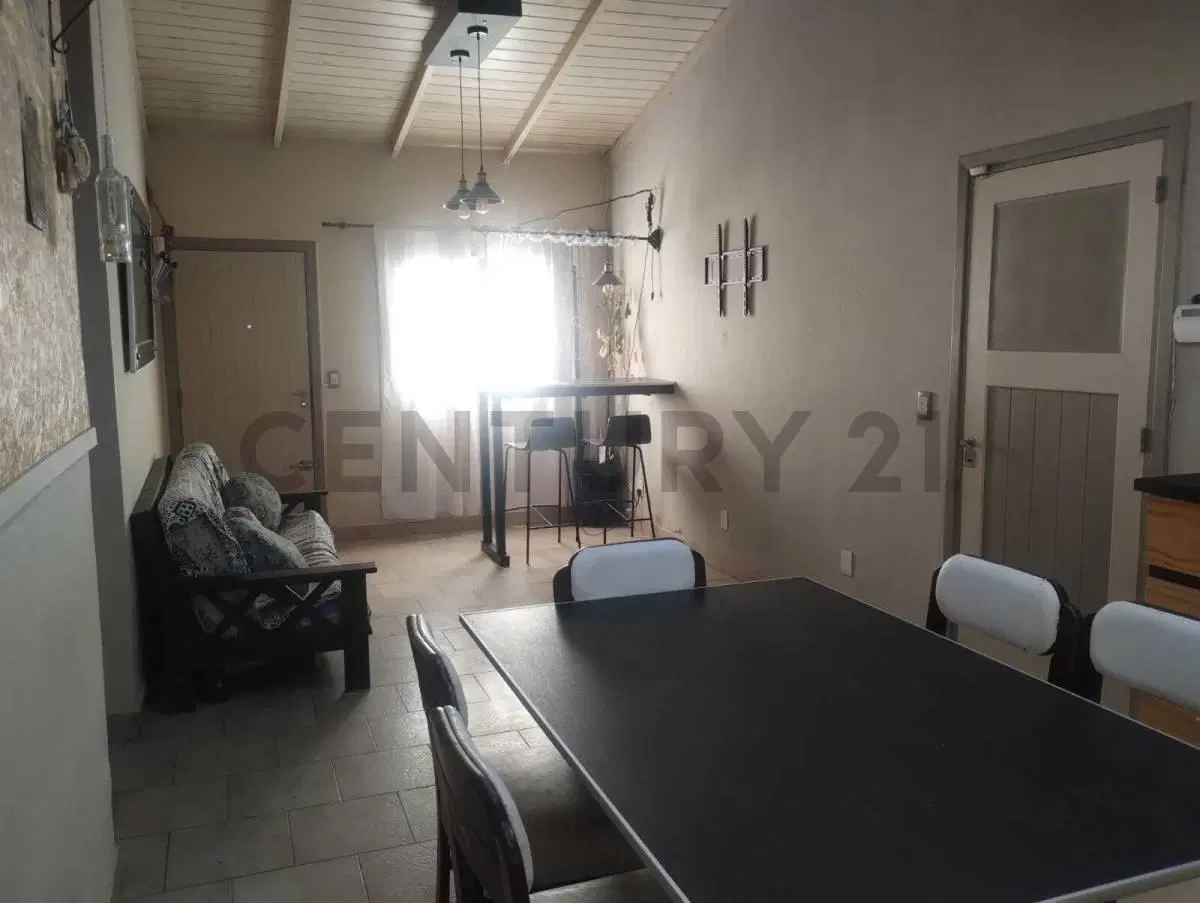 Alquiler Casa 3 ambientes amoblada con cochera Barrio Malvinas Argentinas 8