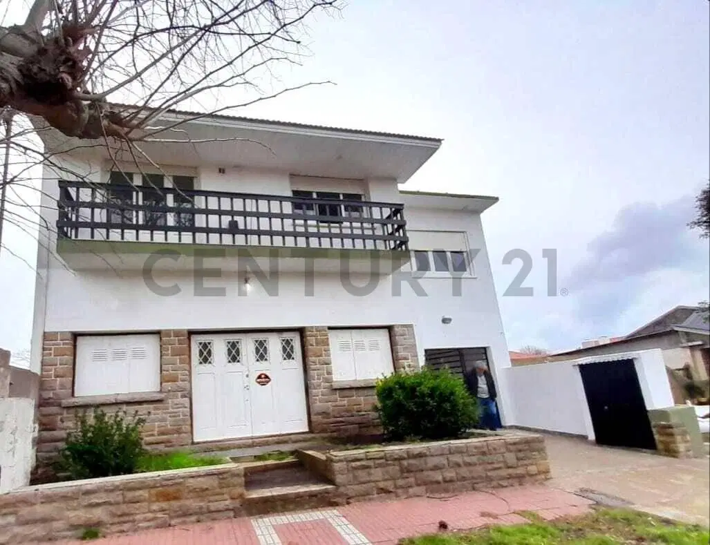 Alquiler PH 3 amb 2 baños en Punta Mogotes 3