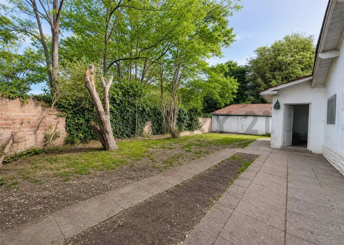 VENTA DOS CASAS EN BLOCK BARRIO ESTRADA 5