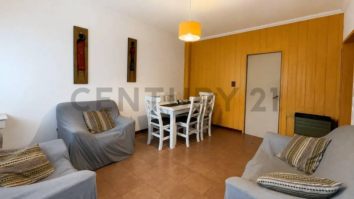 VENTA DOS CASAS EN BLOCK BARRIO ESTRADA 4