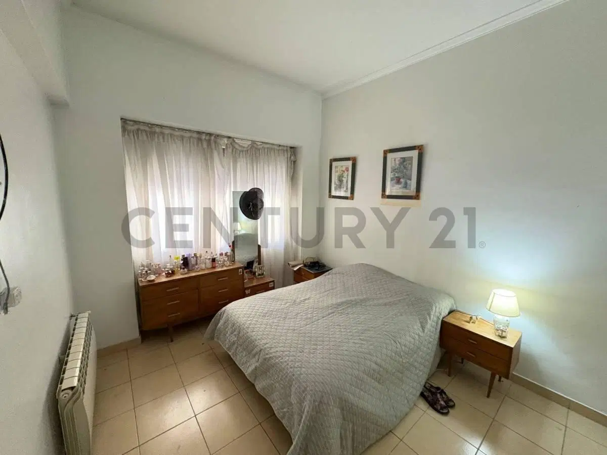 VENTA DEPARTAMENTO 3 AMBIENTES CON DEPENDENCIA 4