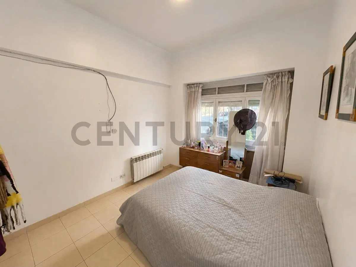 VENTA DEPARTAMENTO 3 AMBIENTES CON DEPENDENCIA 8