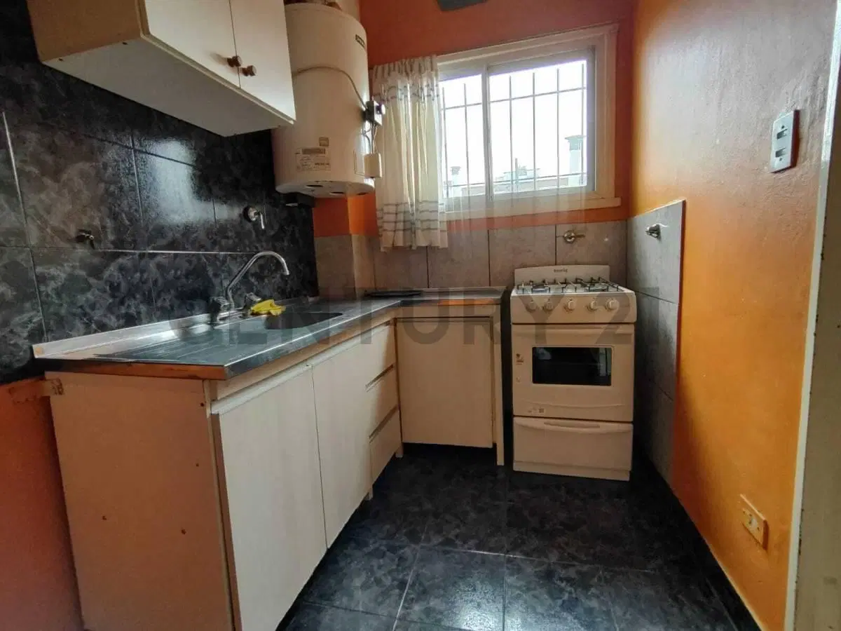 VENTA DEPARTAMENTO DOS AMBIENTES LUMINOSO PLAZA MITRE 4