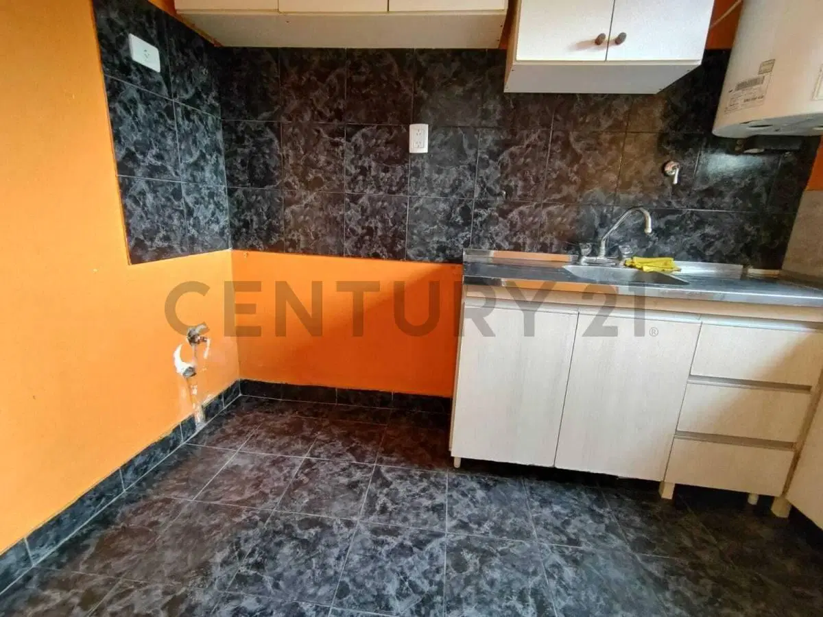 VENTA DEPARTAMENTO DOS AMBIENTES LUMINOSO PLAZA MITRE 2