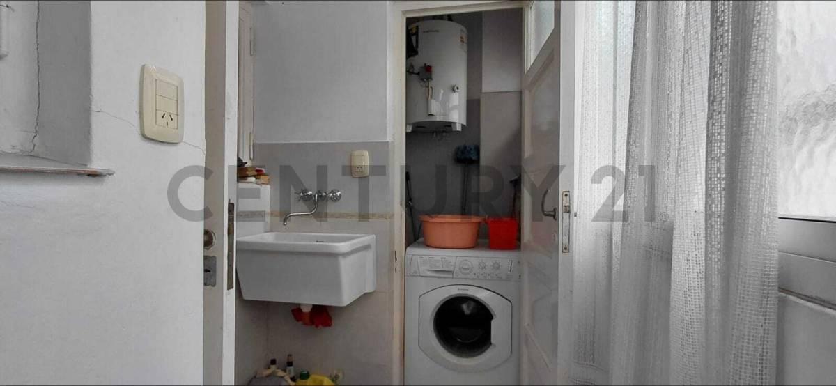 Foto de VENTA DEPARTAMENTO 4 AMBIENTES MAS DEPENDENCIA FRENTE, imagen 5