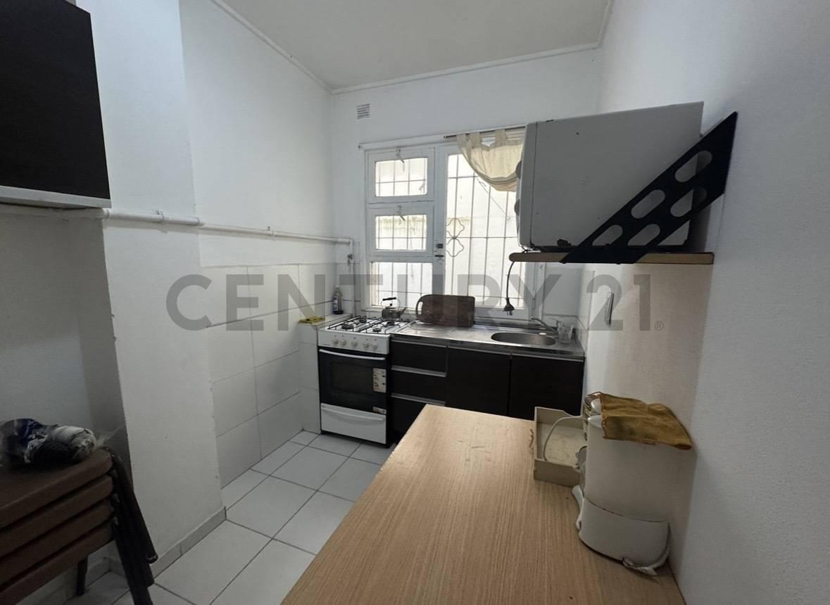 Foto de VENTA DEPARTANMENTO 2 AMBIENTES MAR DEL PLATA CON PATIO CENTRO, imagen 3
