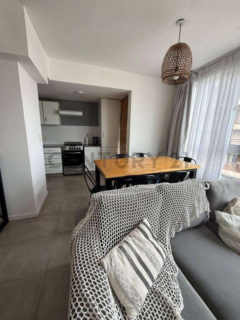 Foto de ALQUILER DEPARTAMENTO 3 AMBIENTES AMOBLADO CON COCHERA ZONA GUEMES, imagen 4
