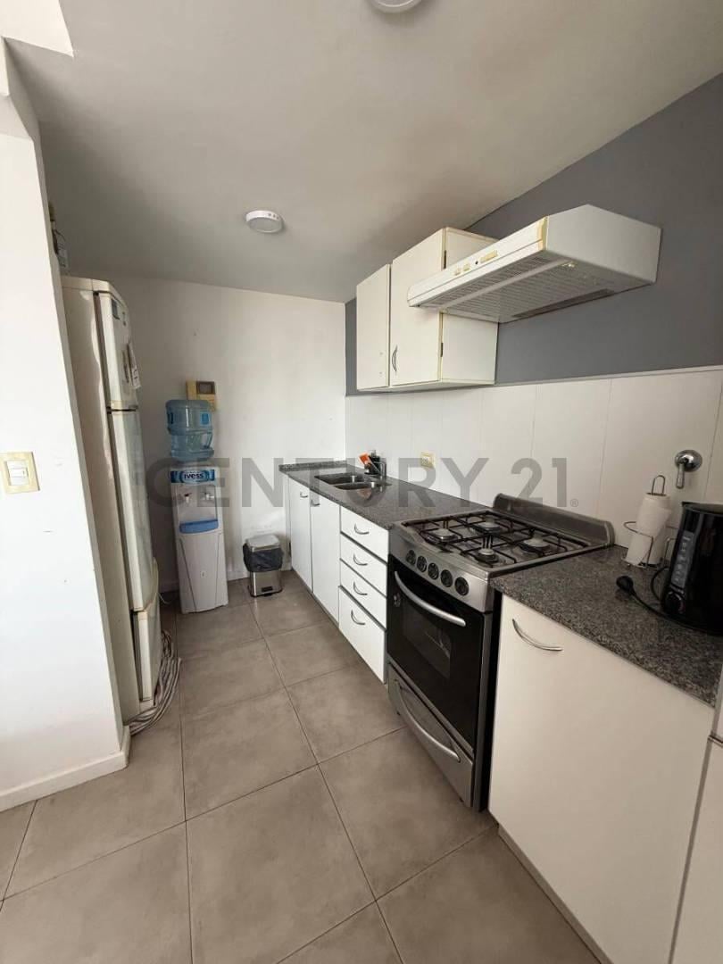 Foto de ALQUILER DEPARTAMENTO 3 AMBIENTES AMOBLADO CON COCHERA ZONA GUEMES, imagen 3