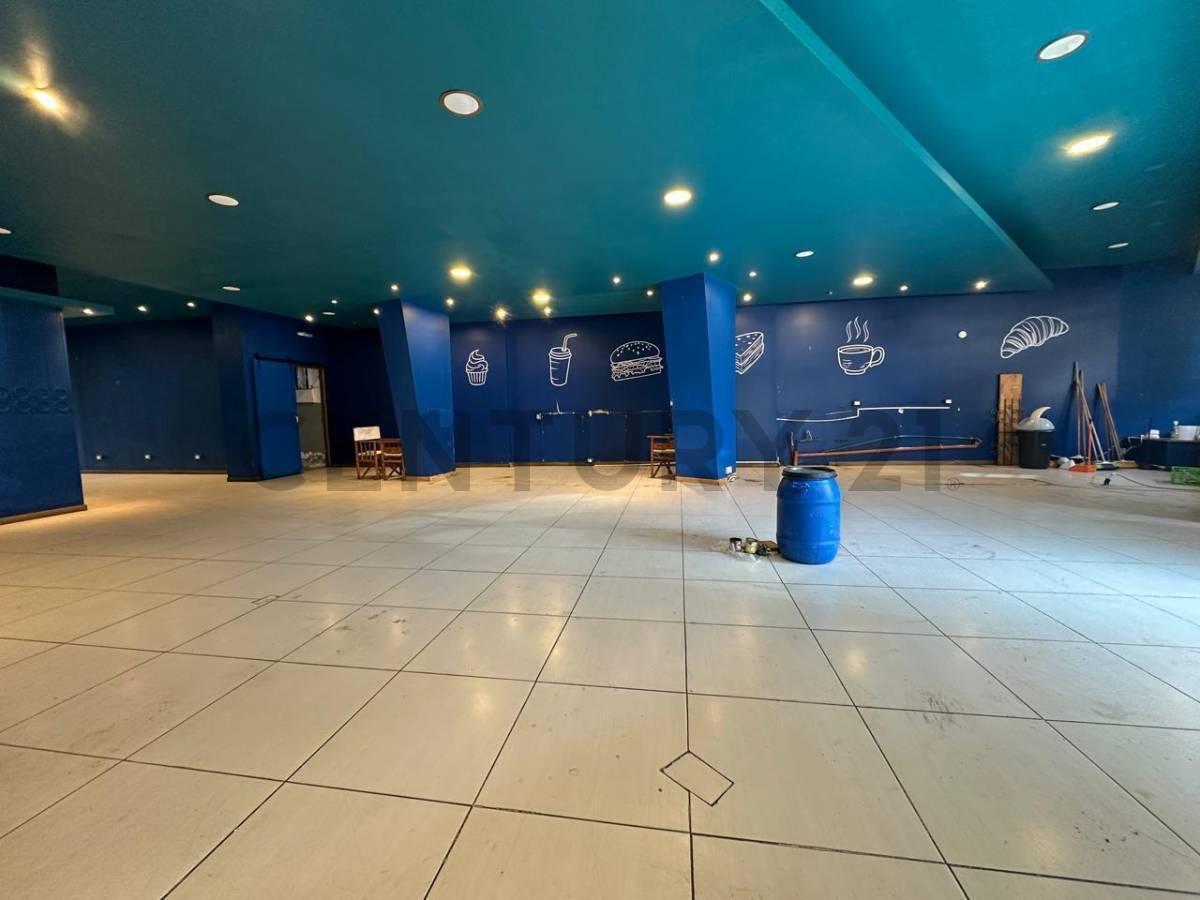 Foto de VENTA LOCAL COMERCIAL CON SOTANO Y PATIO, imagen 4