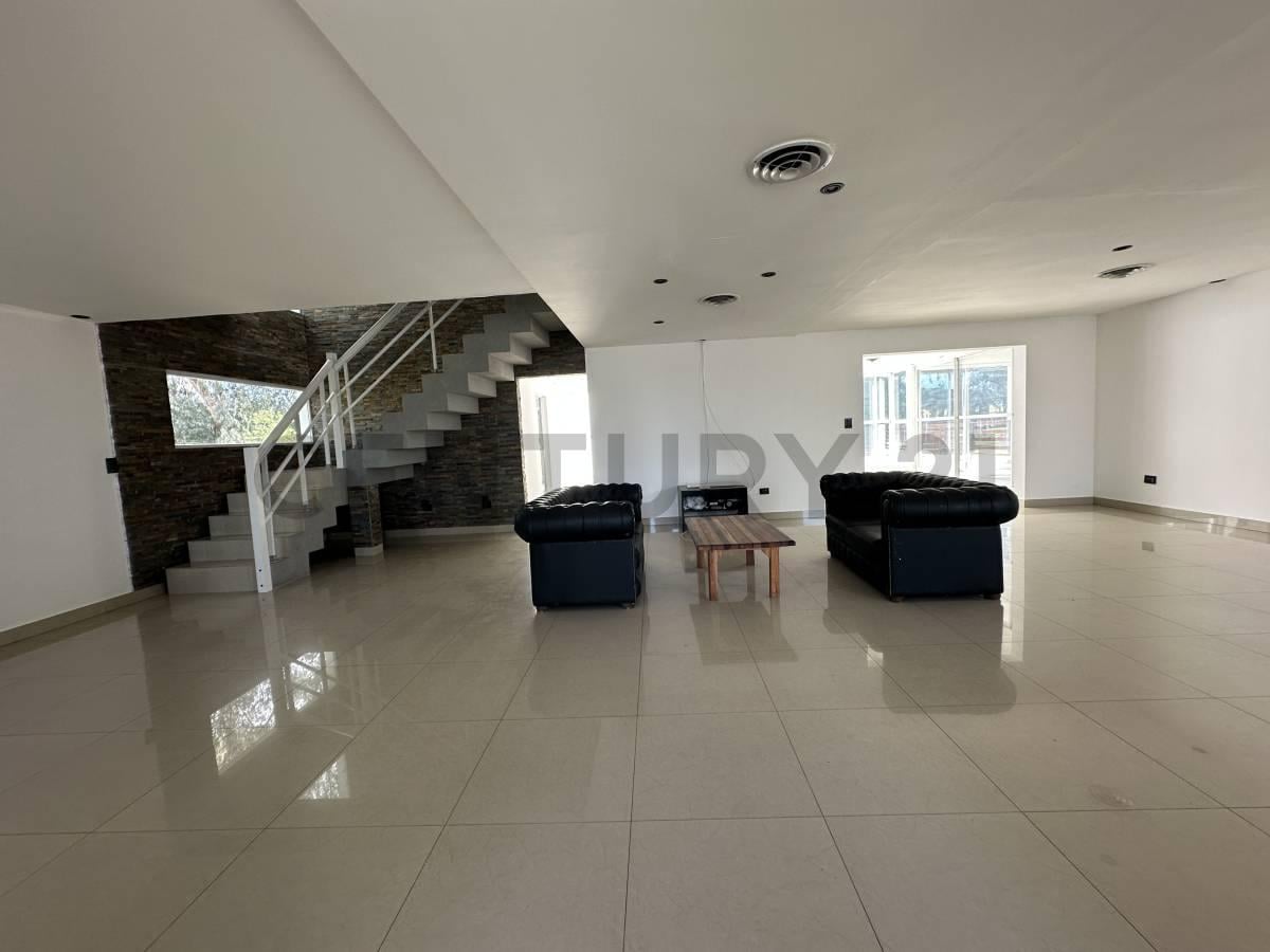 Foto de ALQUILER CASA 5 AMBIENTES CON DEPENDECIA /PILETA, imagen 4