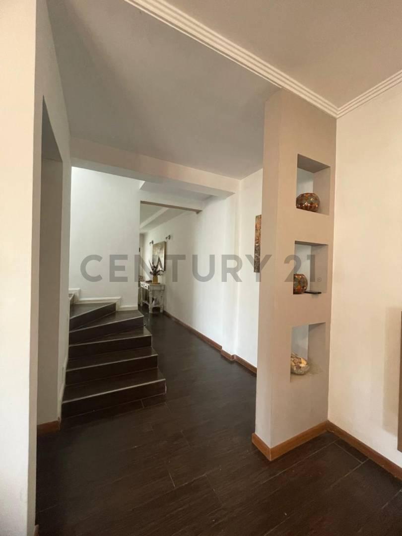 Foto de VENTA CHALET 6 AMBIENTES BARRIO SAN CARLOS, imagen 3