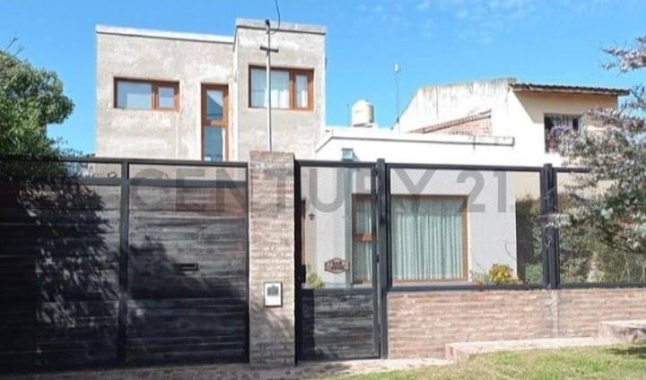 Foto de VENTA CASA 3 AMBIENTES CON PARQUE Y PISCINA NECOCHEA QUEQUEN, imagen 1