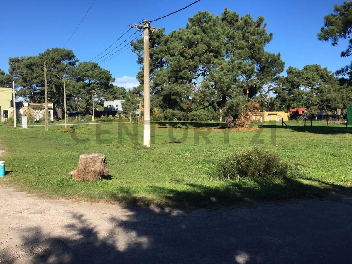 Lote en Venta en La Caleta, Mar Chiquita – Esquina privilegiada frente a la plaz