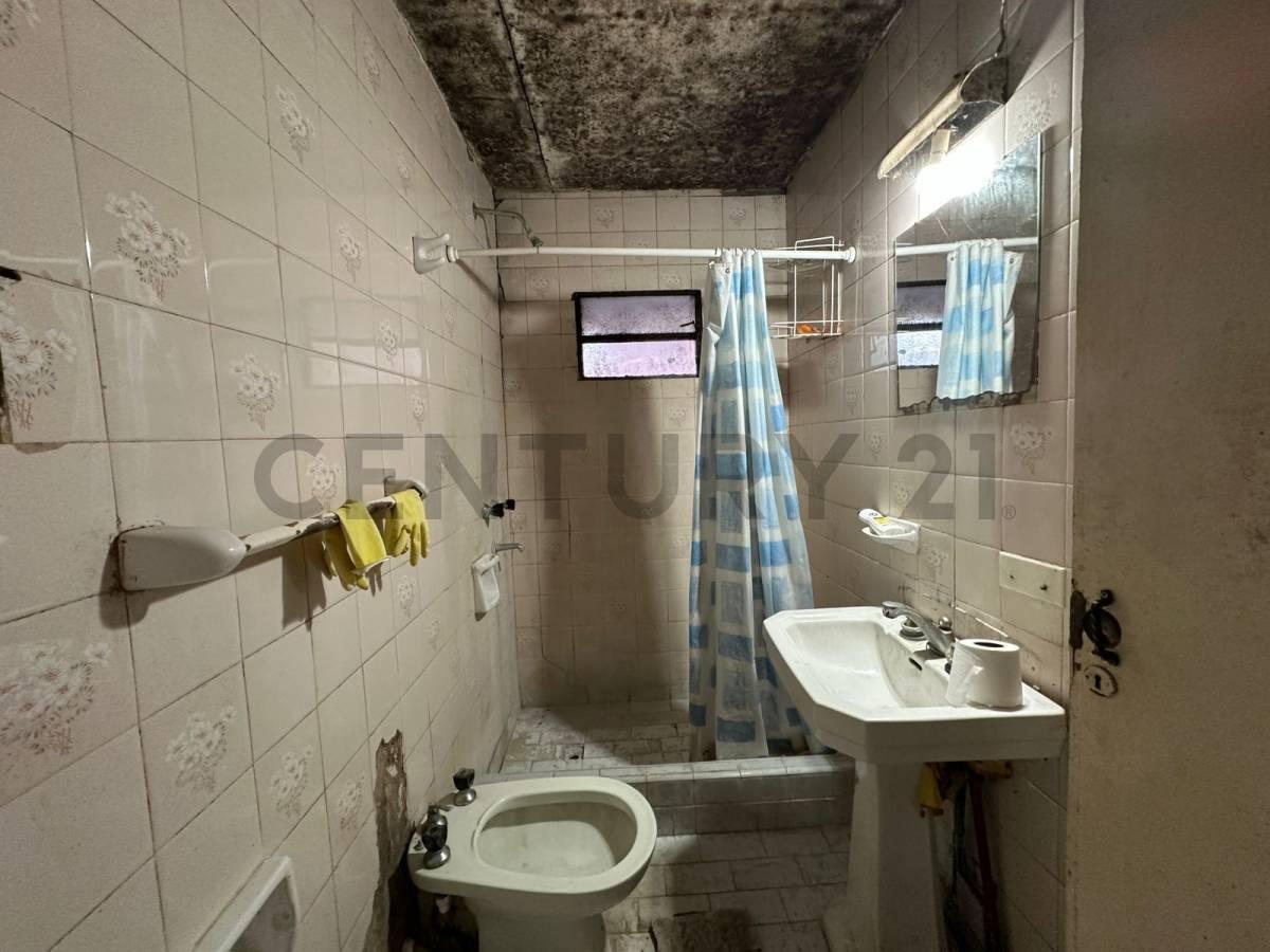 Foto de VENTA CASA 3 AMBIENTE MÁS DEPTO 2 AMB EN BLOCK BARRIO JORGE NEWBERY, imagen 5