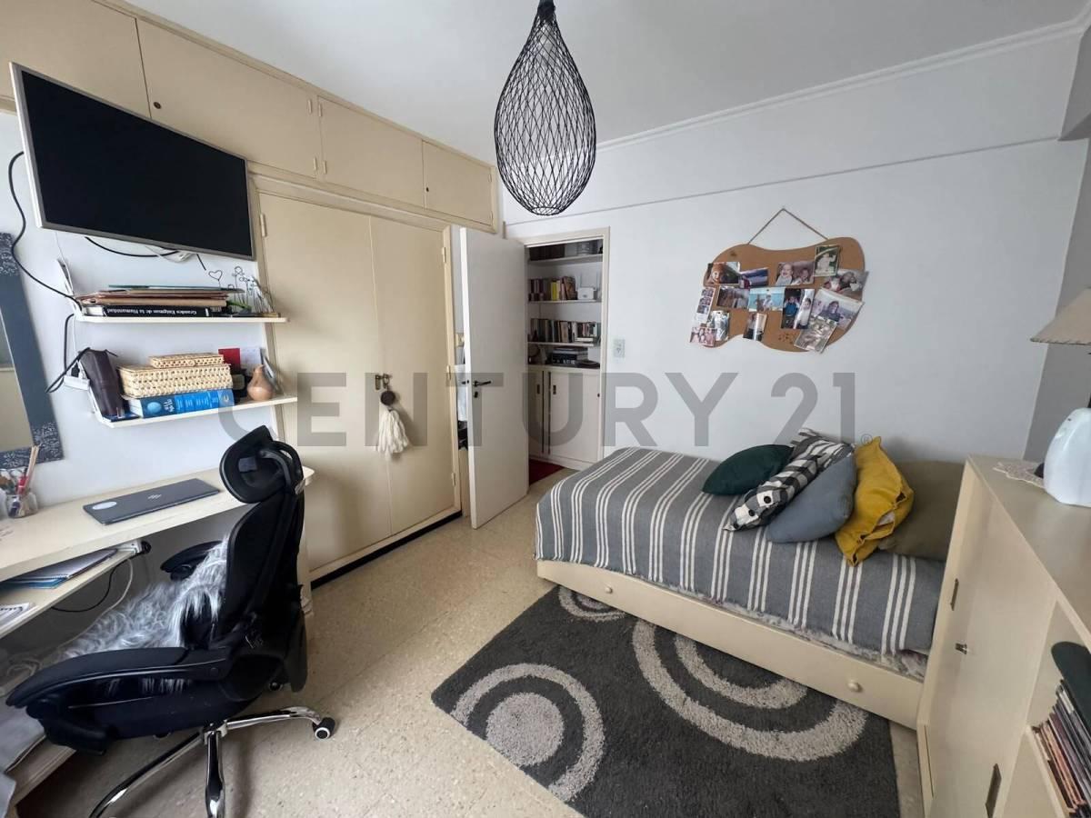 Foto de VENTA DEPARTAMENTO 3 AMBIENTES RECICLADO FRENTE AL MAR, imagen 5