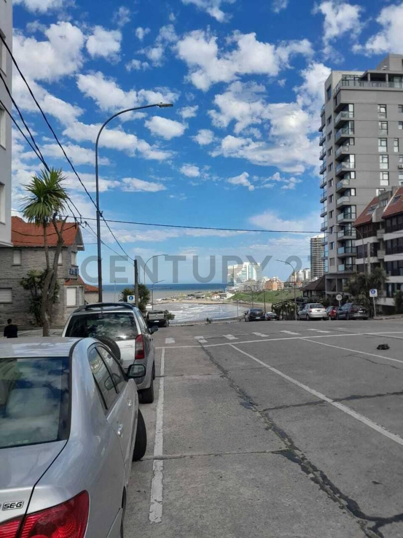 Foto de VENTA DEPARTAMENTO 4 AMBIENTES VISTA LATERAL AL MAR DOBLE, imagen 2
