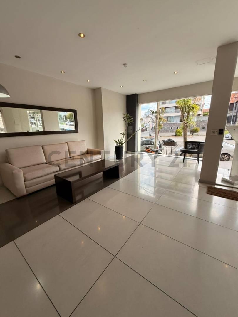 Foto de VENTA DEPARTAMENTO 4 AMBIENTES VISTA LATERAL AL MAR DOBLE, imagen 3