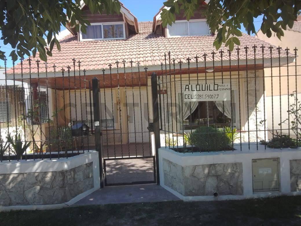 Foto de VENTA CASA 4 AMBIENTES MAS DEPARTAMENTO 3 AMBIENTES SANTA CLARA DEL MAR, imagen 1