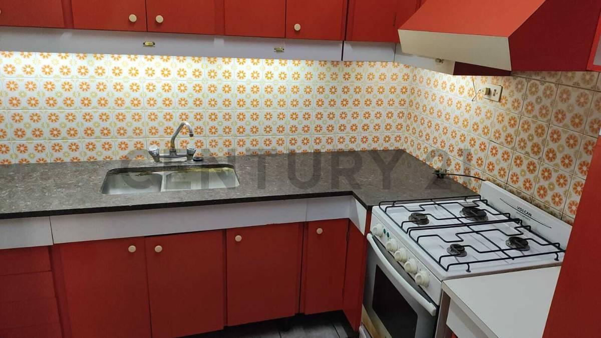 Foto de VENTA CASA 3 AMBIENTES A METROS DE AV. COLÓN, imagen 4