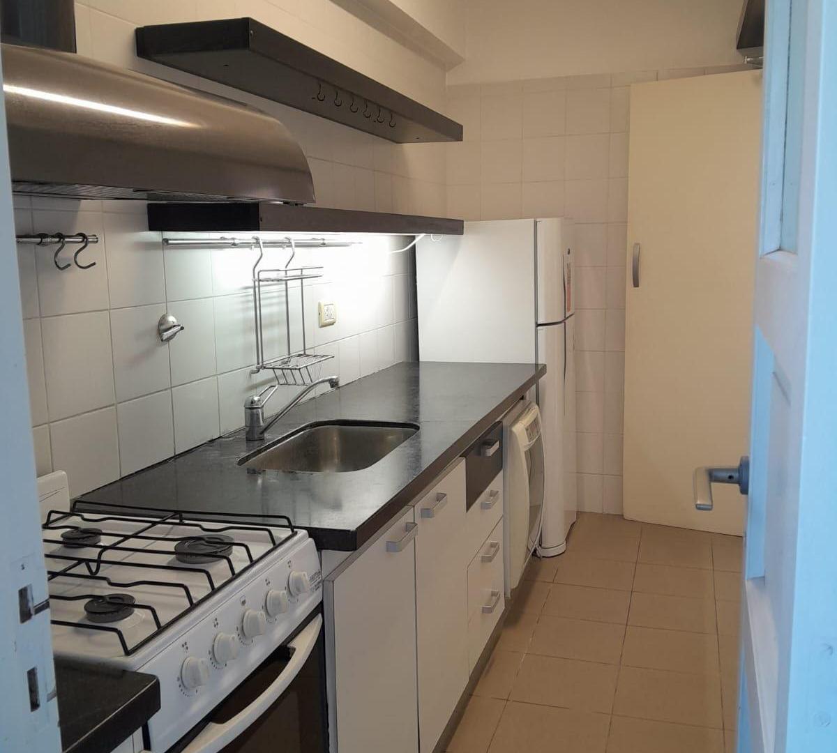 Foto de ALQUILER DEPARTAMENTO 3 AMBIENTES CON DEPENDENCIA POR AVENIDA COLON, imagen 2