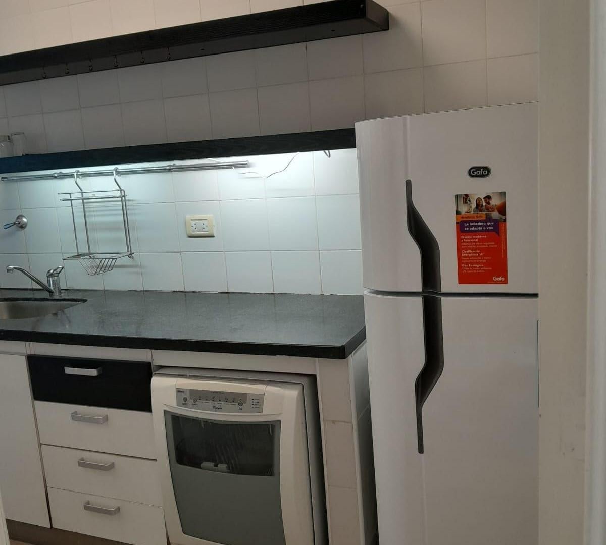 Foto de ALQUILER DEPARTAMENTO 3 AMBIENTES CON DEPENDENCIA POR AVENIDA COLON, imagen 4