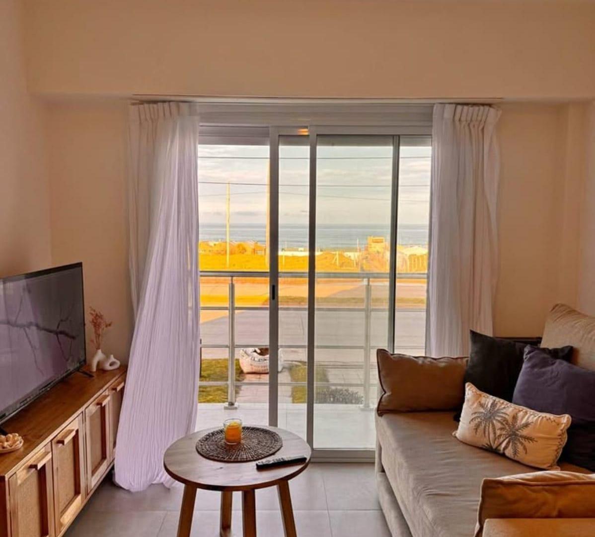 Foto de VENTA DEPARTAMENTO 2 AMB FRENTE AL MAR CON COCHERA MAR DEL PLATA, imagen 1