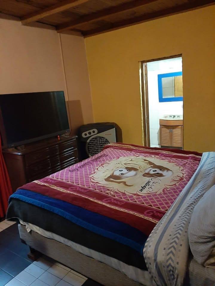 Foto de VENTA CASA QUINTA GALPONES PILETA PERMUTA 12600m², imagen 3