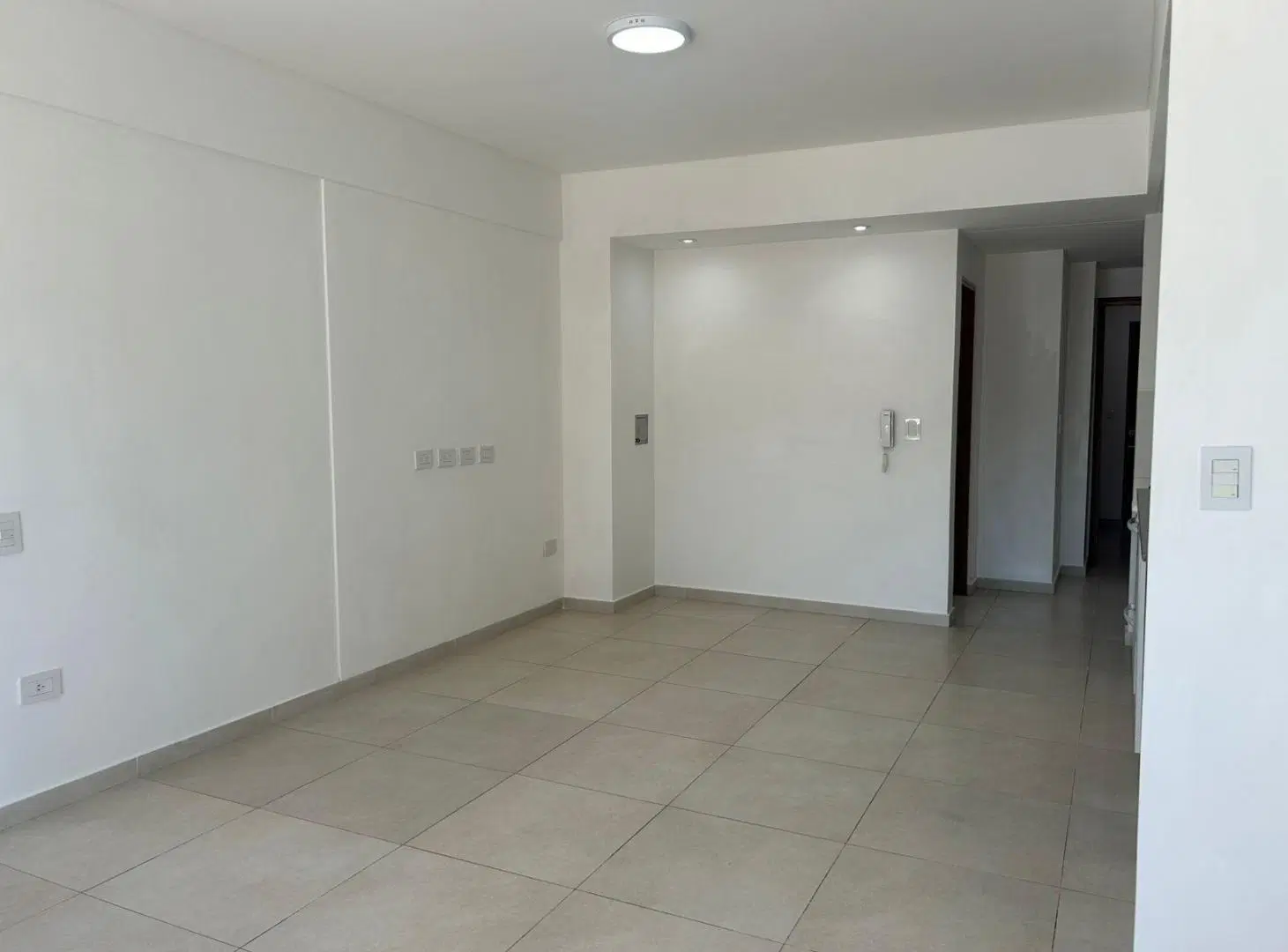 Monoambiente en Alquiler Zona Plaza Malvinas 4
